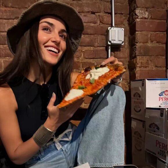 Meet your Posher, Jodie - Picture 1 of 1